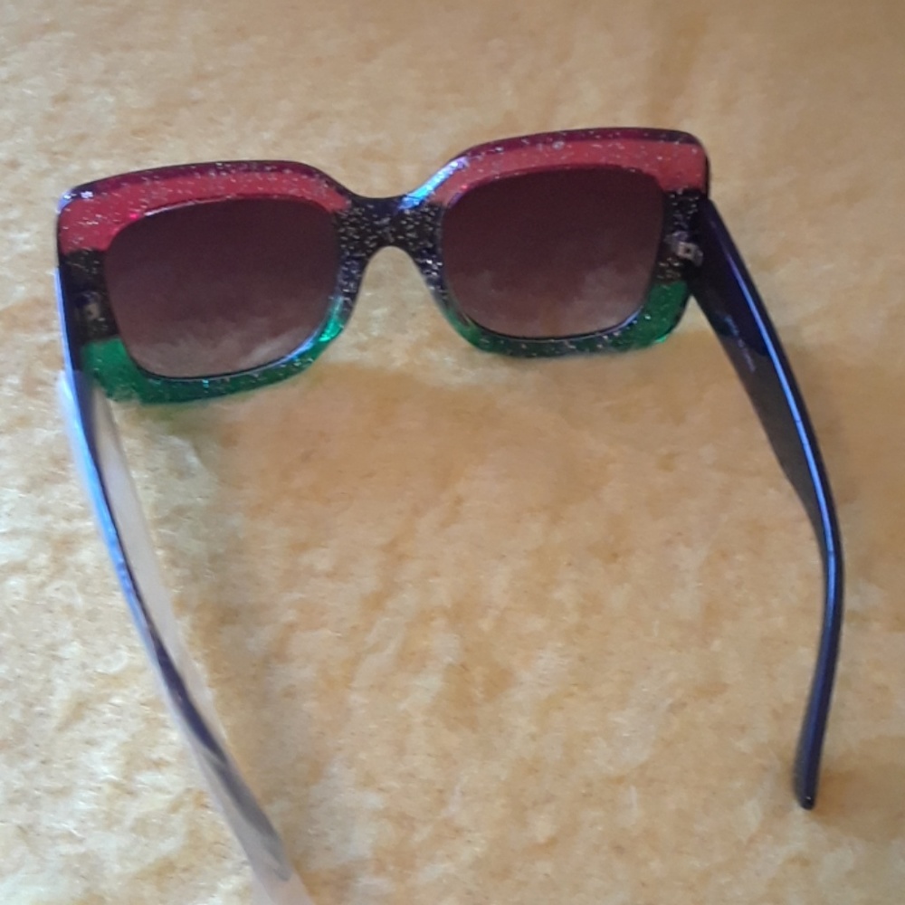 Sunglasses - Picture 4 of 4
